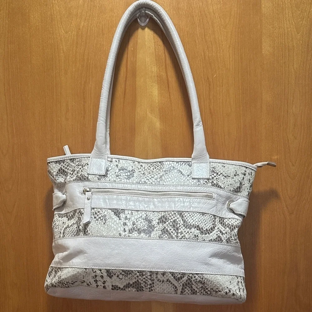 Innue Leather tote